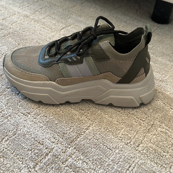 women’s green platform shoes - Picture 5 of 5